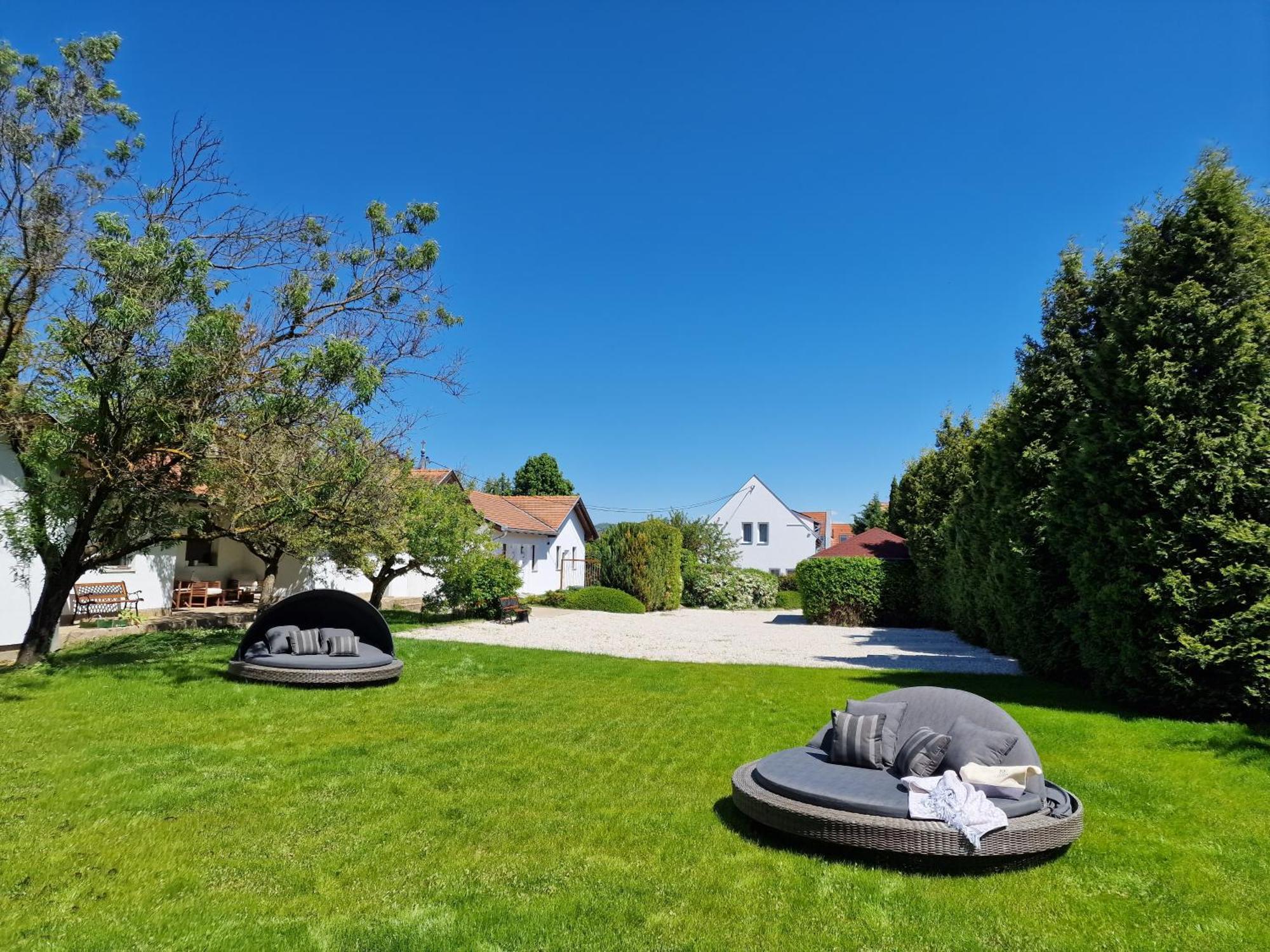 Bed and Breakfast The Secret Garden - Keszthely Exterior foto